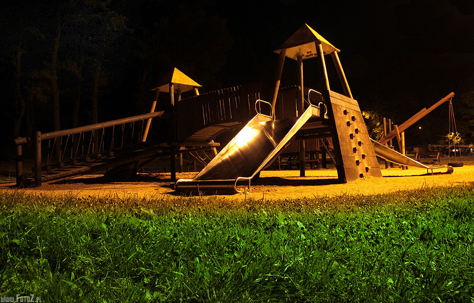 Bonie - funpark - plac zabaw na boniach noc