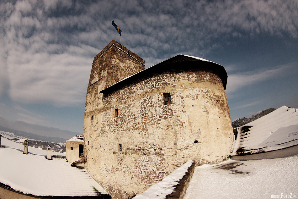 Zamek za dnia - Zimowy zamek, mronie, stara budowla