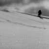 cz�owiek zim�, cz�owiek w oddali, blask �niegu - Perspektywa �nie�na