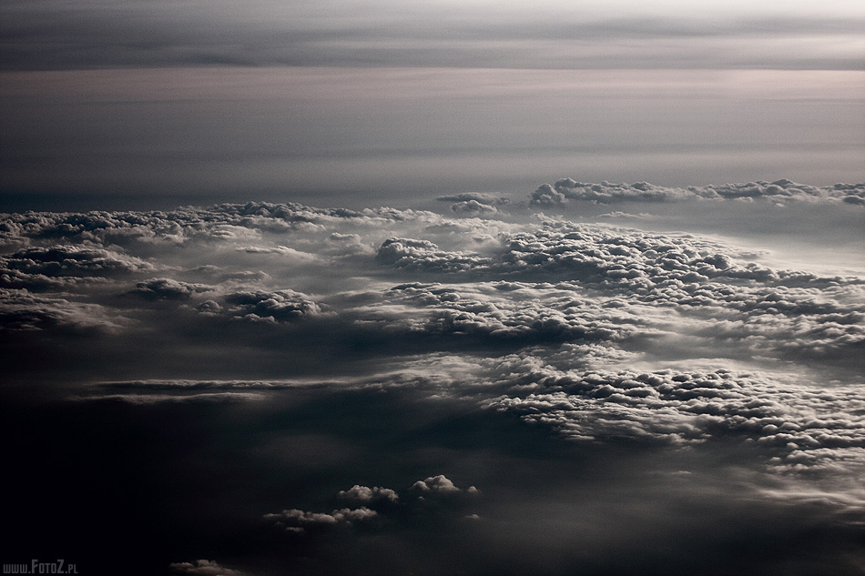 Tajemnicze oboki - Samolot,  chmury, horyzont,  tafla chmur, obloki, 
