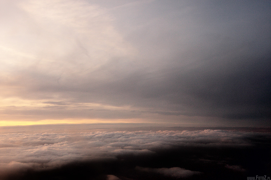 Zachód nad chmurami - Samolot, chmury, zachod, horyzont, obłoki, tafla chmur, zachód nad chmurami