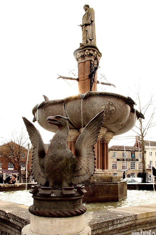 Fontanna - Devizes, Wiltshire, Anglia, angielska Architektura, rzeźba, pomnik, ptak