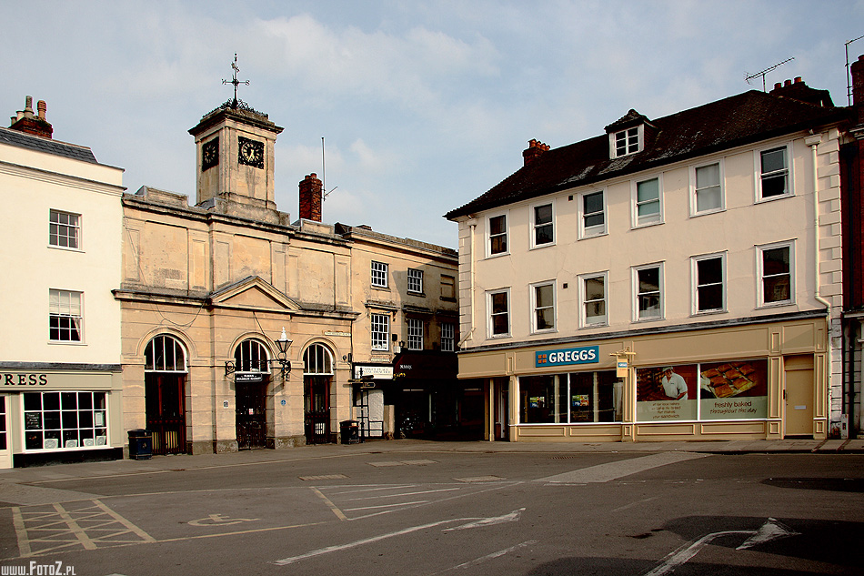 Market Place - plac targowy - Devizes, Wiltshire, Anglia, angielska Architektura