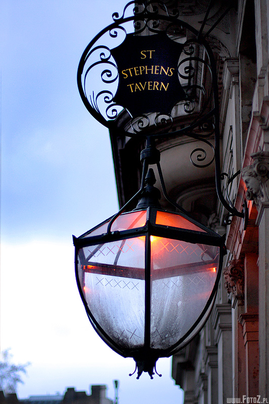 St Stephens Tavern - London, tawerna, ulica, latarnia, Londyn