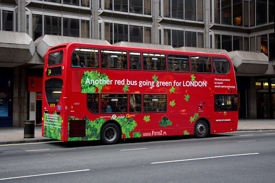 Double Decker goes green - Londyn, komunikacja, ulice, autosus, London, pitrowy bus