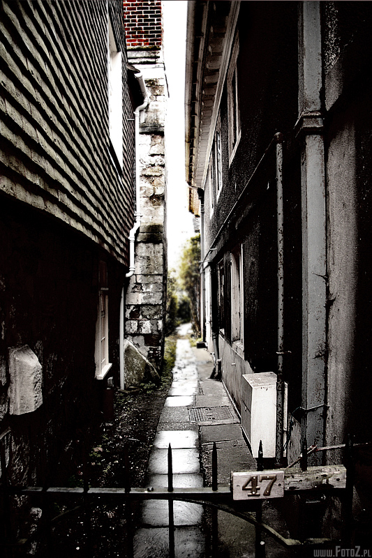 Tajemnicze przejście - mroczne przejście, mroczne uliczki, architektura, Salisbury