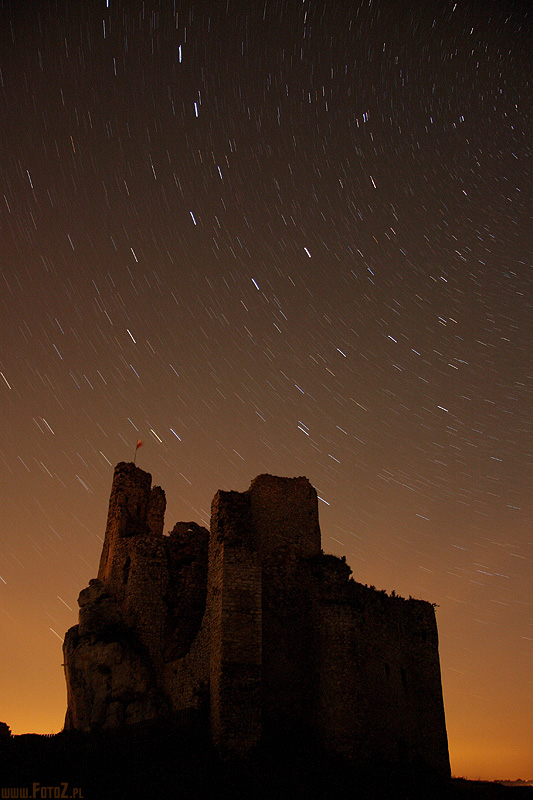 Zamek w Mirowie noc - zdjcie nocne zamku Mirw