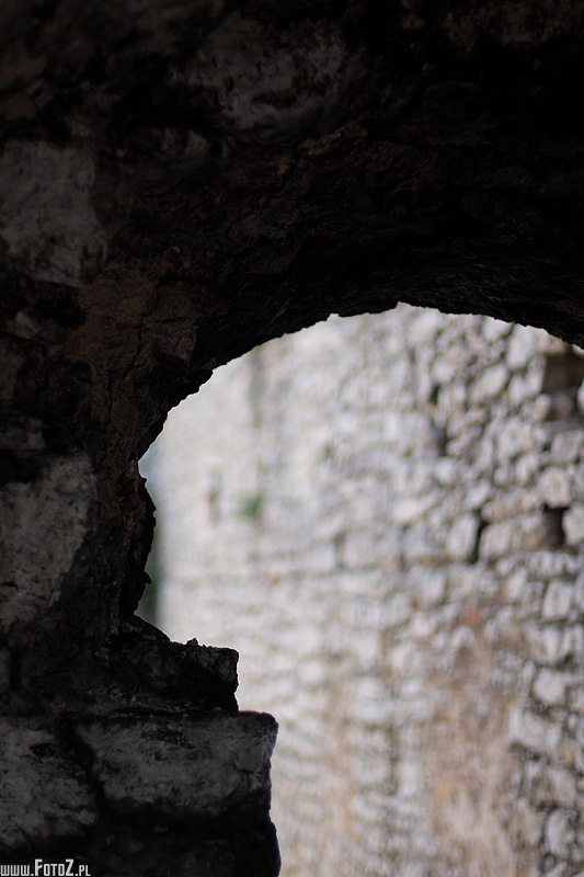 Przejcie - przesmyki w ruinach zamku w Ogrodziecu