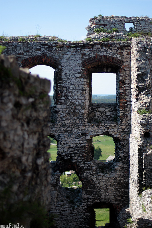 ciana zamkowa - ruiny zamku w Ogrodziecu, zamek Ogrodzieniec