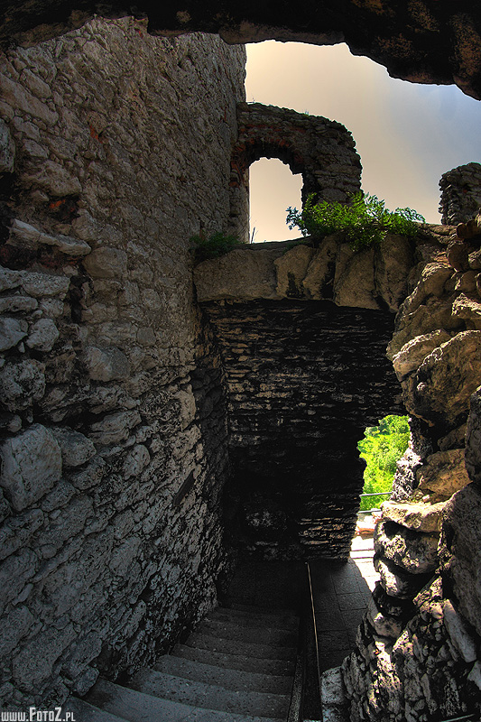 Zamkowe schody - przejcie w zamku, schody zamkowe, ruiny