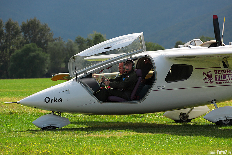 Samolot Orka - zdjcia lotnicze z pikniku w bielsku, zdjcie samolotu, akrobacje podniebne, ewolucje powietrzne