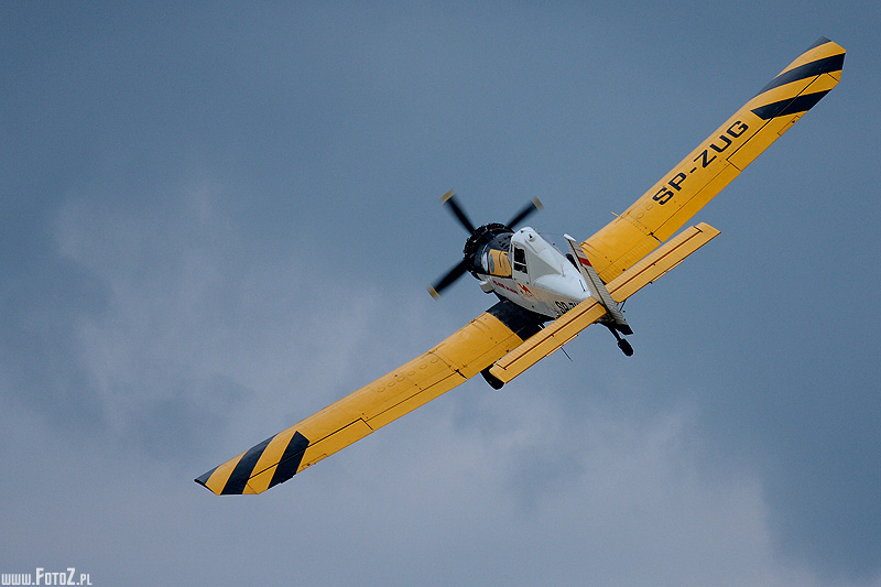 Dromader w powietrzu - zdjcie samolotu specjalnego Dromader podczas wznoszenia si w powietrze