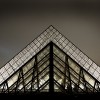 piramide de louvre - Piramida