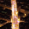 widok na ulicę z wieżowca w nocy - Perspektywa ulicy z wieżowca