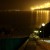tafla wody, droga wzd�u� jeziora, zimowe jezioro - Jezioro noc�
