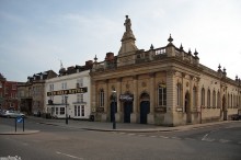Devizes, Wiltshire, Anglia, angielska Architektura, plac główny - The Bear Hotel - Market Place