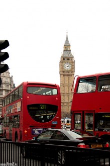 ruch uliczny, ulice, zabytki, architektura, London, autobus, double decker, bus pietrowy, komunikacja, nowoczesne budowle,Big Ben - Witamy w Londynie
