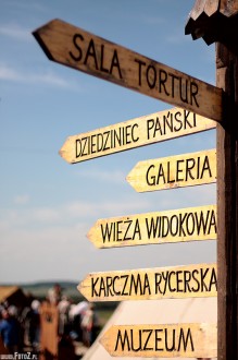 tabliczki kierunkowe na zamku - Informator zamkowy