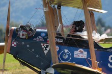 zdjęcia lotnicze z pikniku w bielsku, zdjęcie samolotu, akrobacje podniebne, ewolucje powietrzne - Pilot Marek Szufa
