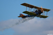 zdjęcia lotnicze z pikniku w bielsku, zdjęcie samolotu, akrobacje podniebne, ewolucje powietrzne - 6 Piknik Lotniczy 2009
