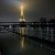 wie�a Eiffel w nocy nad rzek� - Mroczna Sekwana