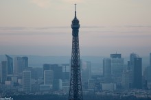 szczyt wieży Eiffla, zdjęcie szczytu wieży Eiffel - Ponad miastem